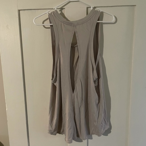 Victoria’s Secret PINK Keyhole Tank Top - Picture 3 of 3